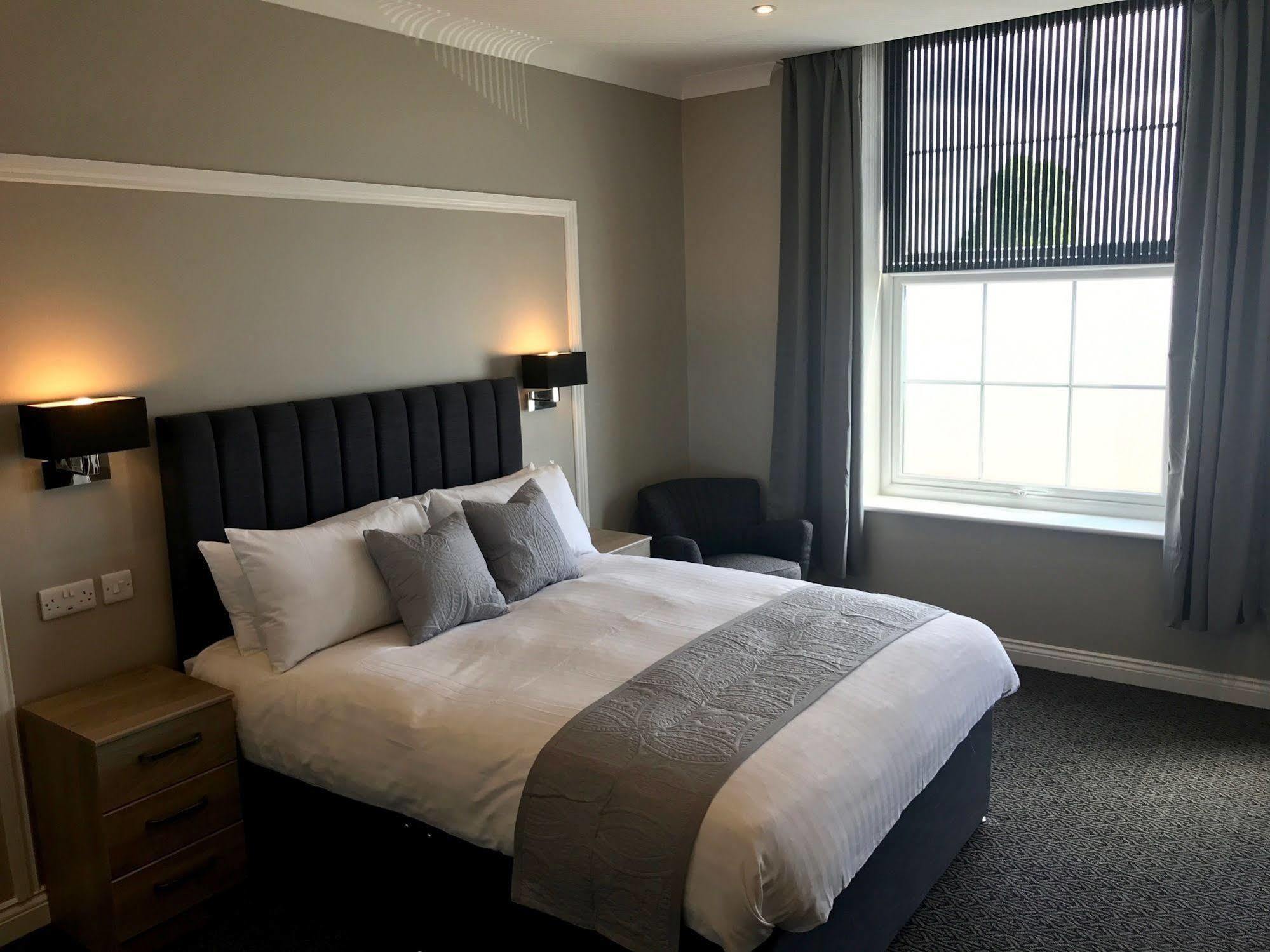 The Raven Hotel Corby Eksteriør billede