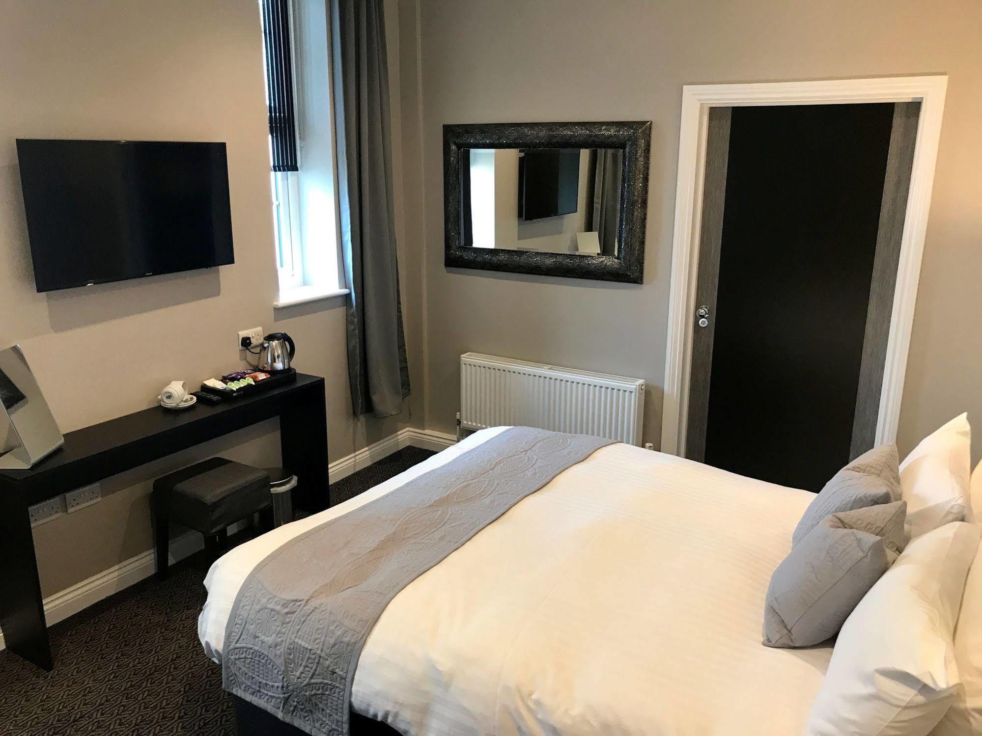 The Raven Hotel Corby Eksteriør billede