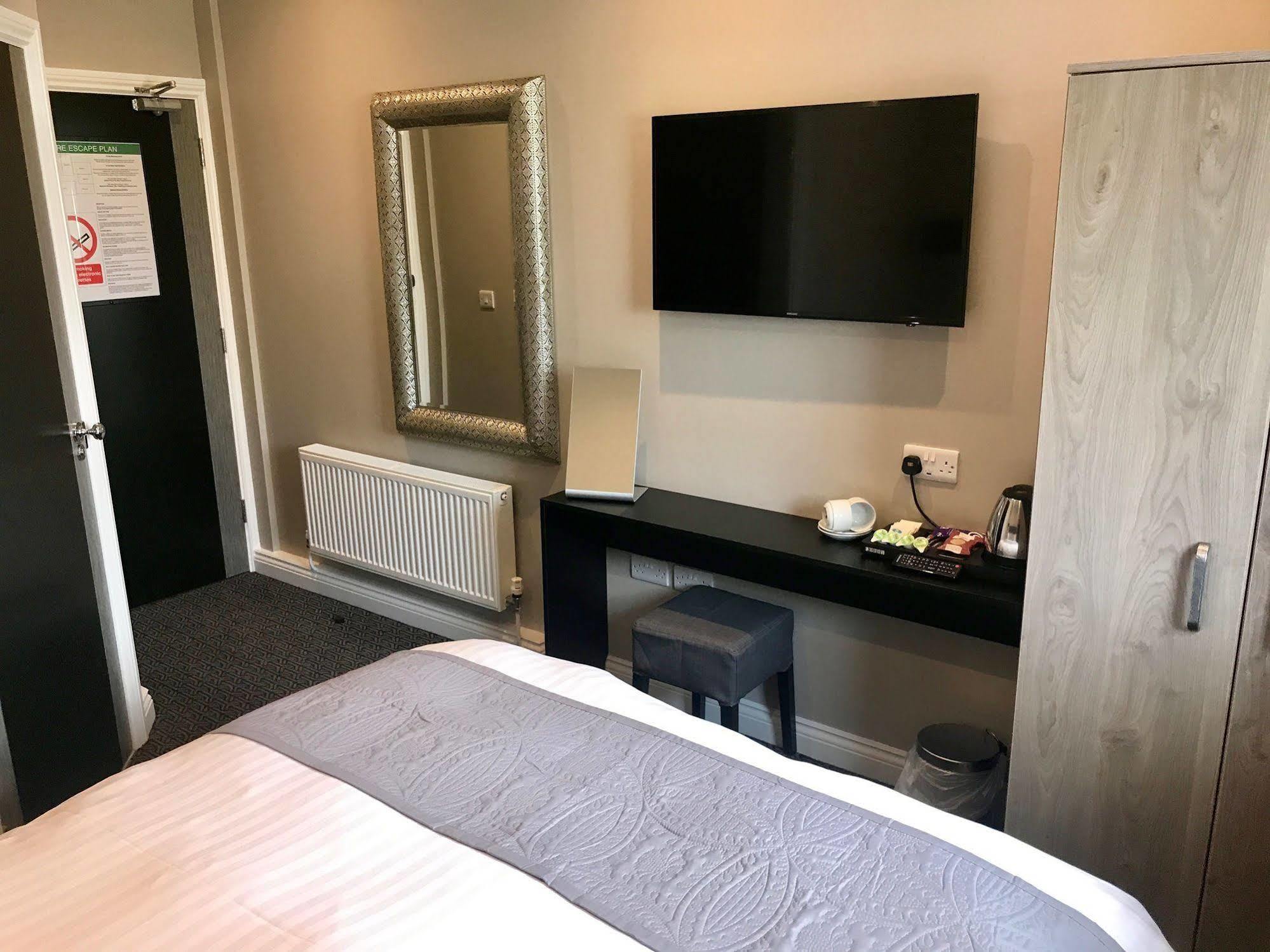 The Raven Hotel Corby Eksteriør billede