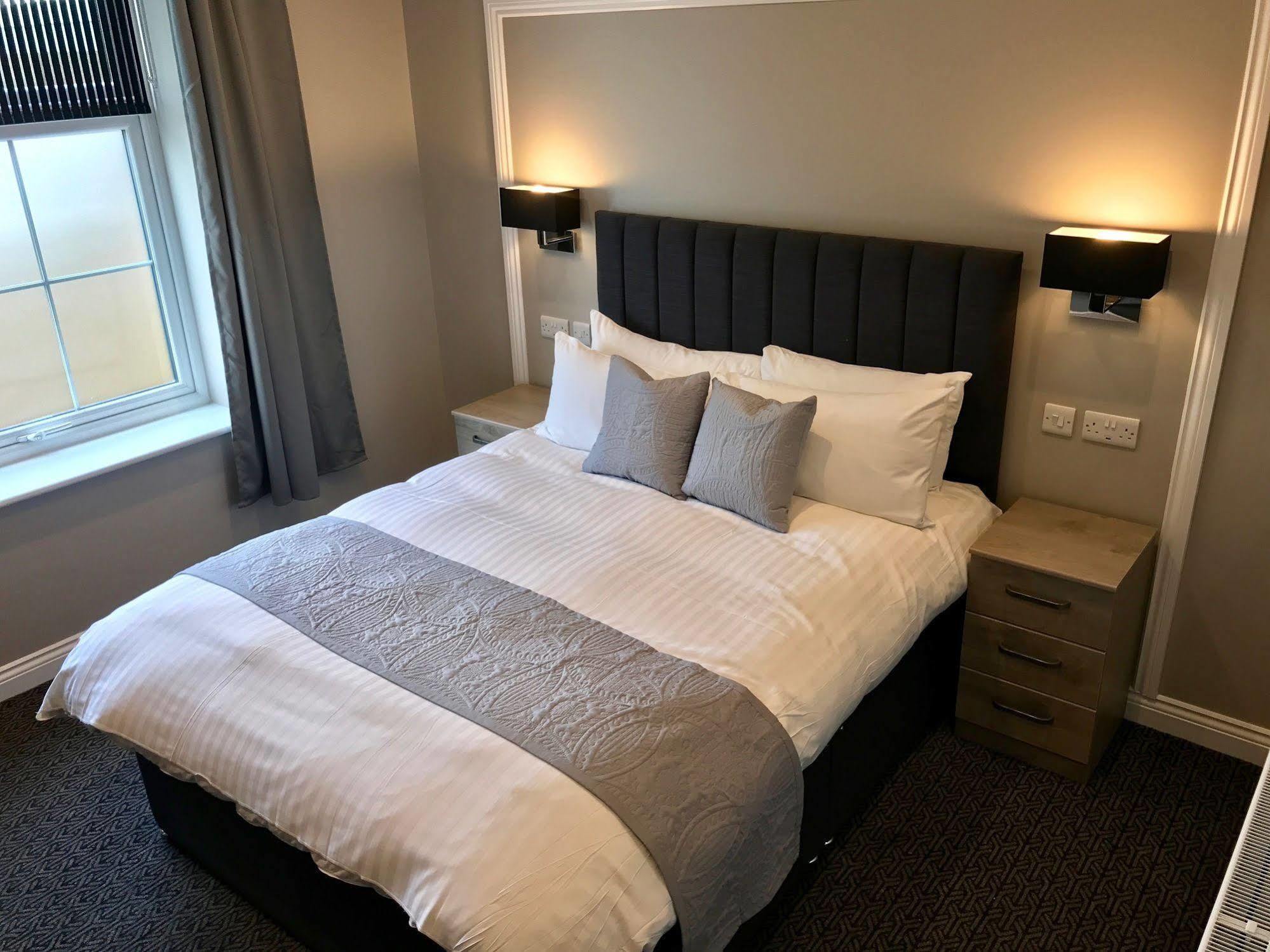 The Raven Hotel Corby Eksteriør billede